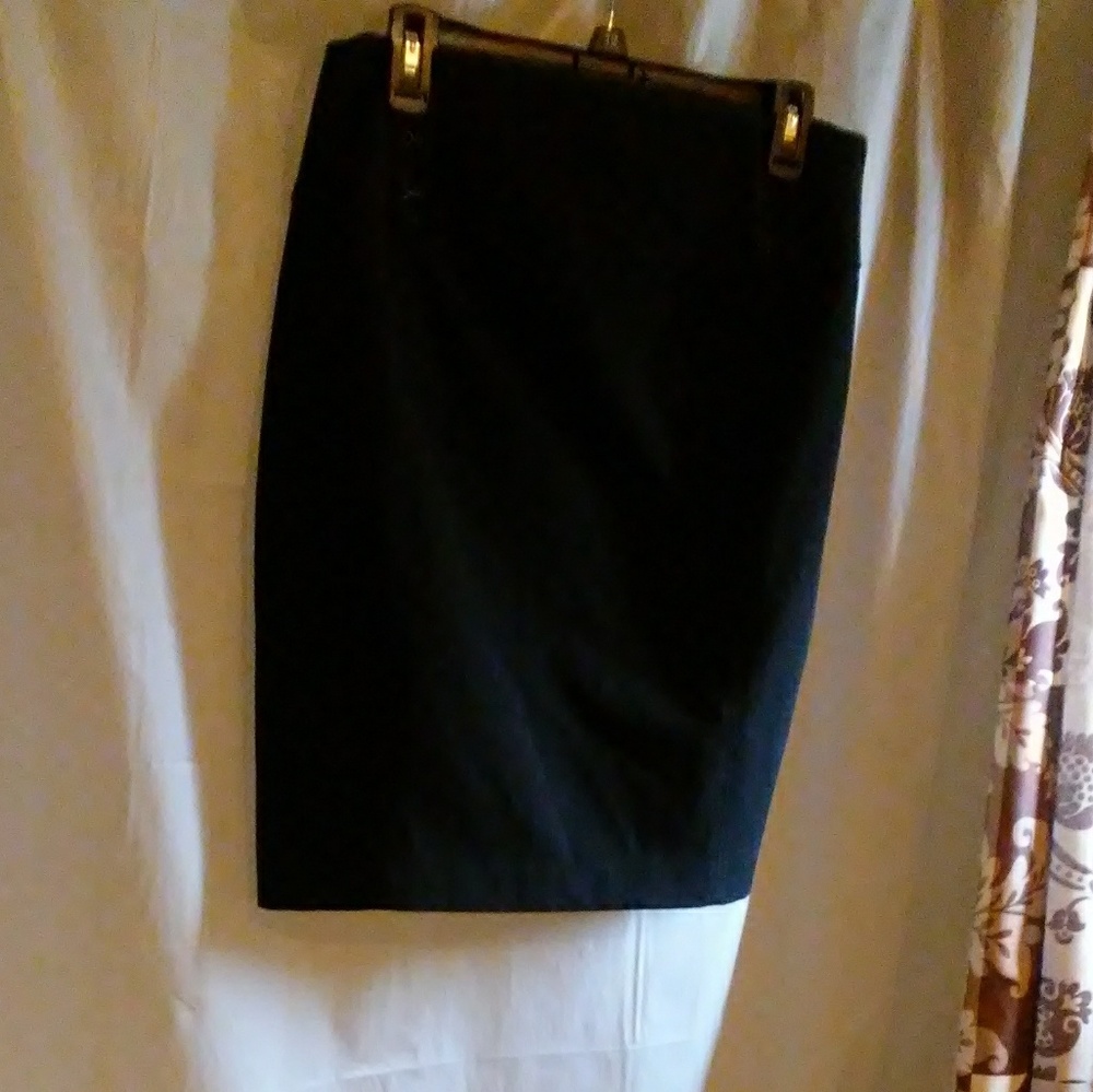 Express Skirt (looks new) - Picture 1 of 3